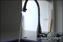 Deze Italiaanse design keuken van Snaidero is voorzien van een voedselrestenvermaler in de spoelbak.