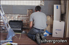 Het leidingwerk wordt verlegd.