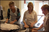 Bakken in de showroomkeuken Time van Snaidero.