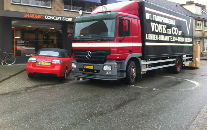 Ook de inbouwapparatuur van klant is binnen nu. Zowel Neff als M&iacute;ele wordt in 1 keer bezorgd (komt gewoon met dezelfde vrachtwagen).