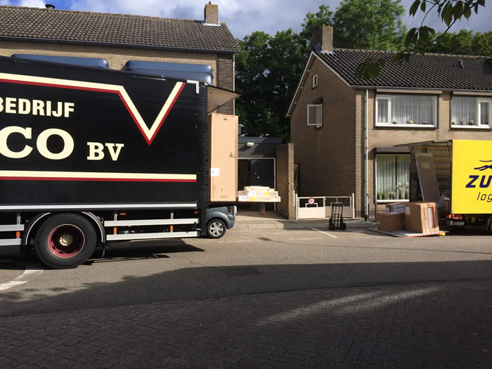 De keuken wordt opgehaald vanuit het magazijn van Snaidero in Arnemuiden. 